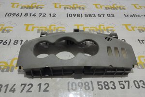 Деталі  панелі (накладка на центральну консоль) Renault Trafic 01-14