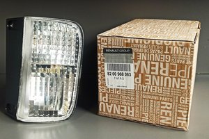 Ліхтар сигналу заднього ходу (R, правий) під плату Renault Trafic 09-> Renault (Оригінал) - 82 00 968 063