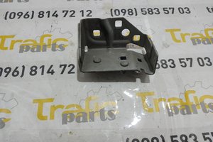 Кронштейн петлі капота лівої Renault Trafic 1.6 dci 14-19