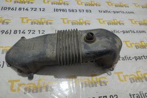 Патрубок повітря Renault Trafic 01-14