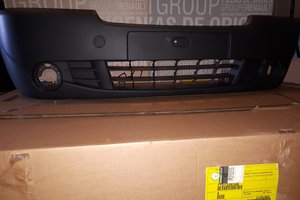 Бампер передній під птф Renault Trafic 07->14 Renault Великобританія 7701209346