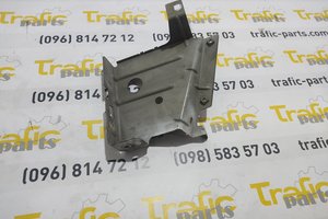 Кронштейн крила передній правий Renault Master 2.3 dci 10