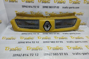 Решітка радіатора Renault Trafic 01-06