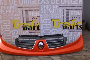 Решітка передня Renault Trafic 07->14 б\у Оригінал