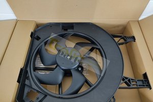Вентилятор радіатора з дифузором Renault Trafic II 2.0 1.9  01-10 Polcar 60263W1