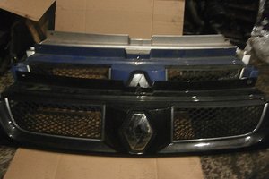 Решітка передня Renault Trafic 01->06 Оригінал б/у