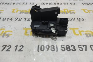 Замок передніх лівих дверей електричний Renault Trafic 01-14