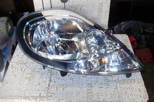 Фара права Renault Trafic 07->14 Renault Румунія 8200701356