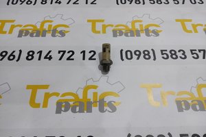 Датчик тиску масла Renault Master 2.5 dci 98-10