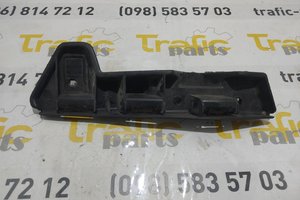 Кронштейн кріплення крила аереднього (R) Renault Master 2.3 dci 10-