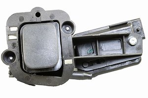 Кнопка замок кришки багажника ляда Renault Trafic 01-