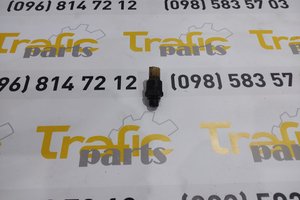 Датчик тиску масла Renault Master 2.3 dci 10-
