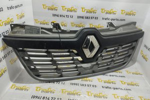 Решітка радіатора Renault Master 2.3 dci 10-