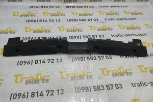 Дефлектор радіатора верхній Renault Trafic 01-14