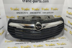 Решітка радіатора Opel Vivaro 1.6 dci 14-19