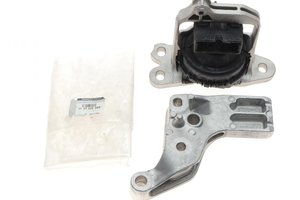Подушка двигуна (R) Renault Trafic III 1.6dCi 14- (R9M) 113752598R