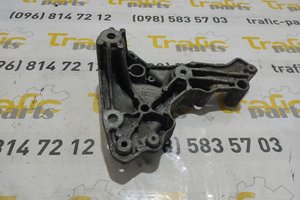 Кронштейн двигуна  лівий Renault Trafic 1.6 dci 14-19